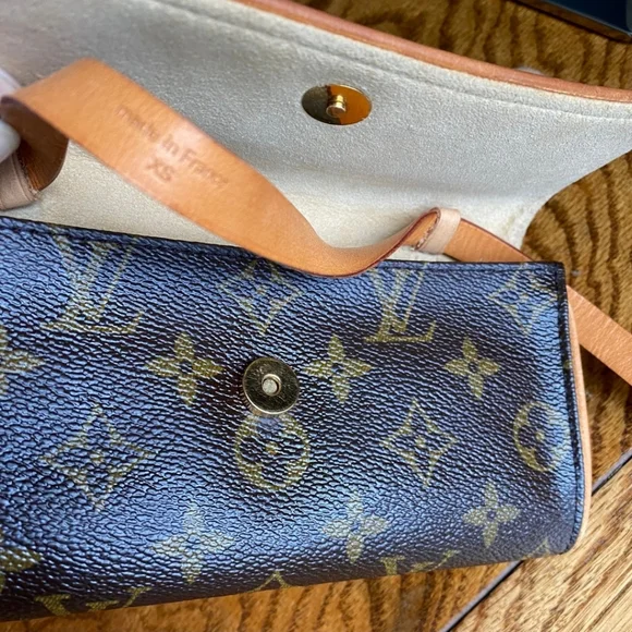 Louis Vuitton monogram Twin belt/ shoulder bag/ clutch/ crossbody - Picture 9 of 16